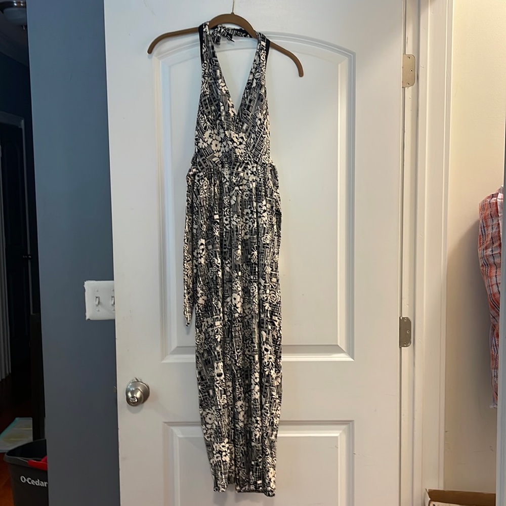 Anthropologie Xs black white flower print sleeveless around neck jumper